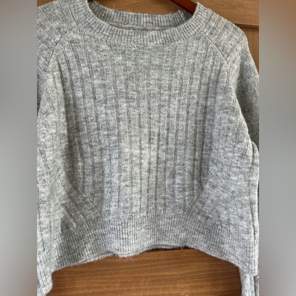 Cotton On Grey Knit Crewneck Pullover Long Sleeve Sweater Women’s size Small​​ - Picture 4 of 9